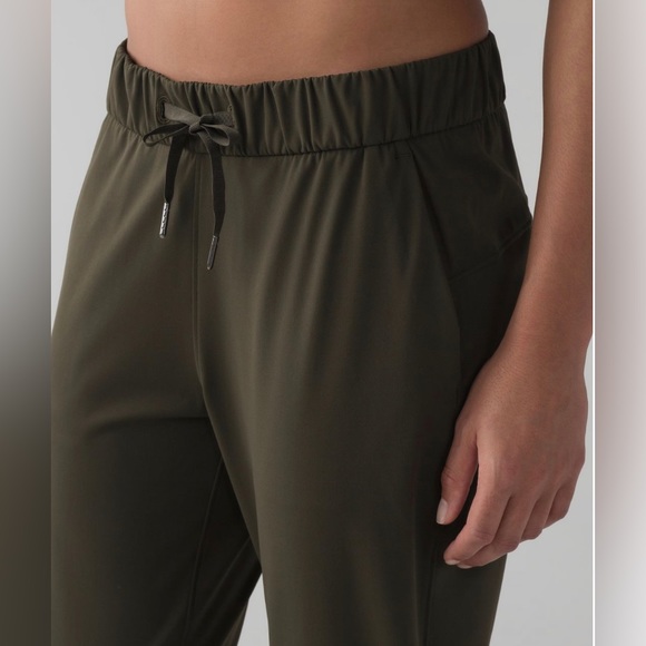 Lululemon On The Fly Pant (size 4) - Picture 3 of 11